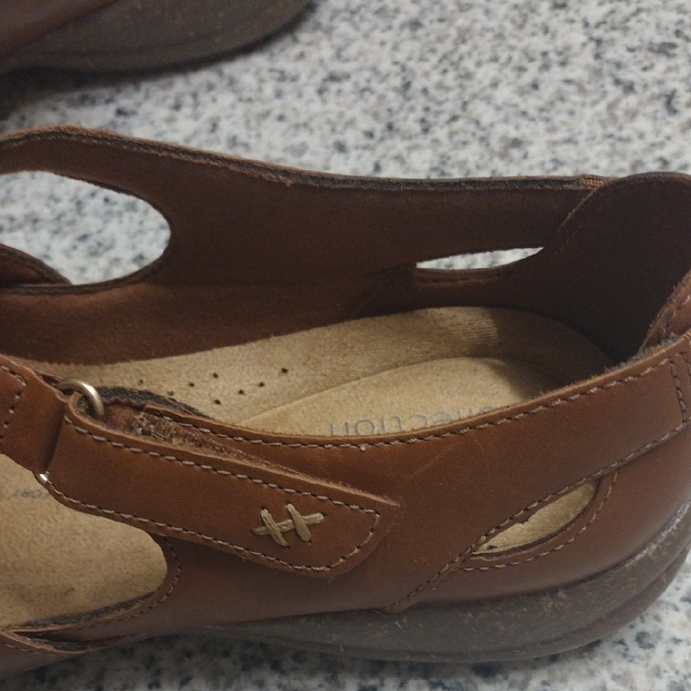 Clarks Brown Leather Crisscross Strap Flats - Picture 3 of 6
